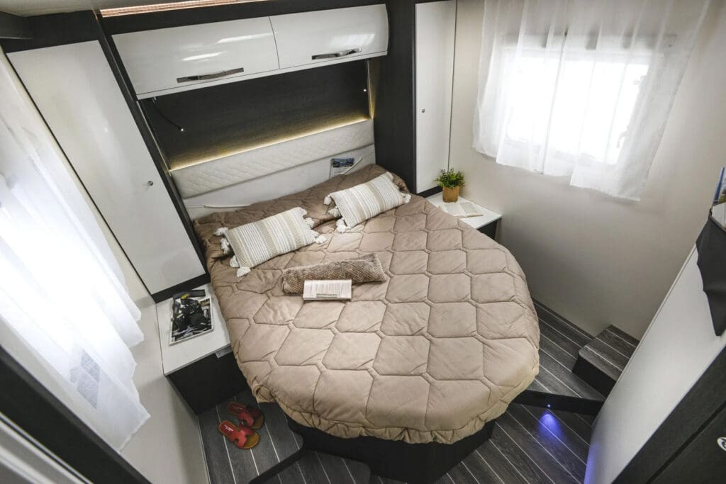 rt-zefiro-696-uk-047-0ac70679-1920w