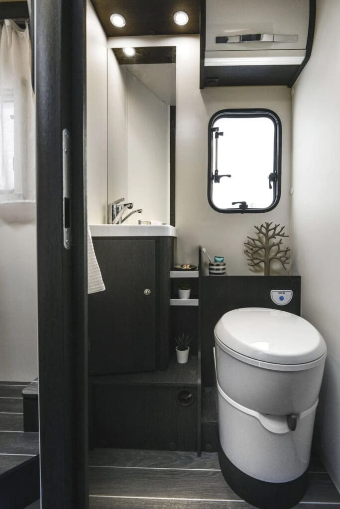 rt-zefiro-696-uk-060-e5dce907-1920w